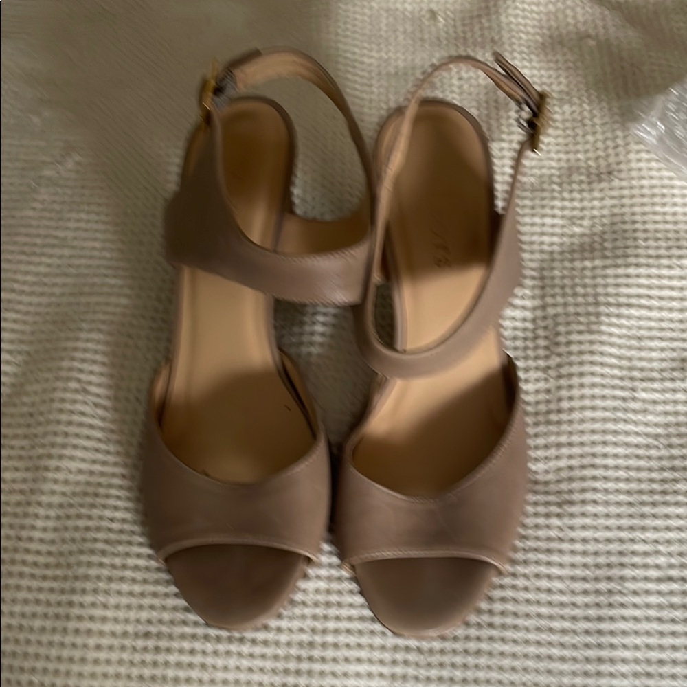 Elegant Tan Women's Sandals